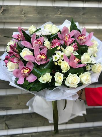 Букет цветов из: Розы и Хризантемы в Красном Холме Тверской области