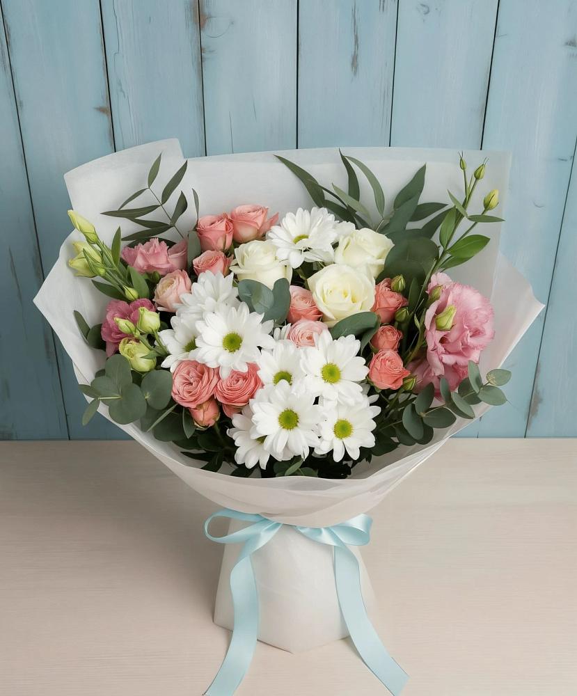 Букет цветов из: Розы, Лизиантусы и Хризантемы в Красном Холме Тверской области