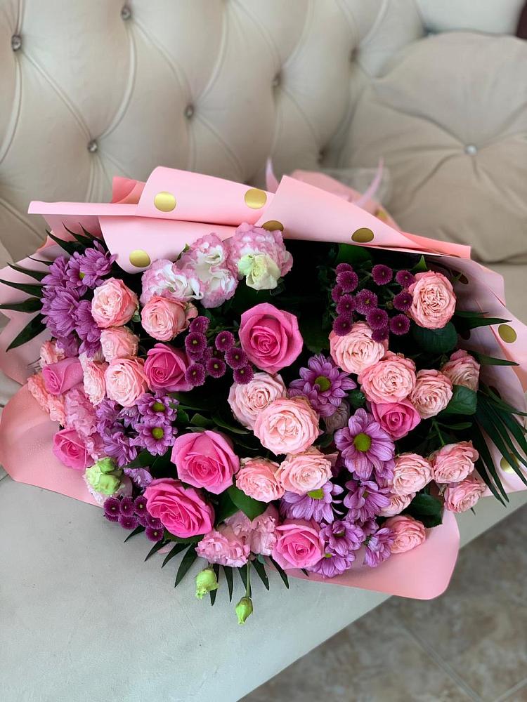 Букет цветов из: Хризантемы, Розы и Лизиантусы в Красном Холме Тверской области