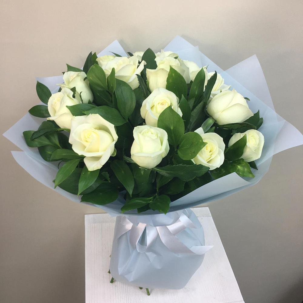 Букет 15 Белых роз Проуд в Красном Холме Тверской области