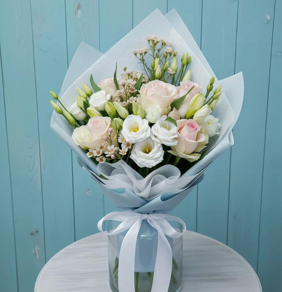 Букет цветов из: Розы и Лизиантусы в Красном Холме Тверской области