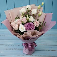 Букет цветов из:  Розы и Лизиантусы в Красном Холме Тверской области