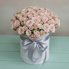 Цветочная композиция из Розы в шляпной коробке в Красном Холме Тверской области