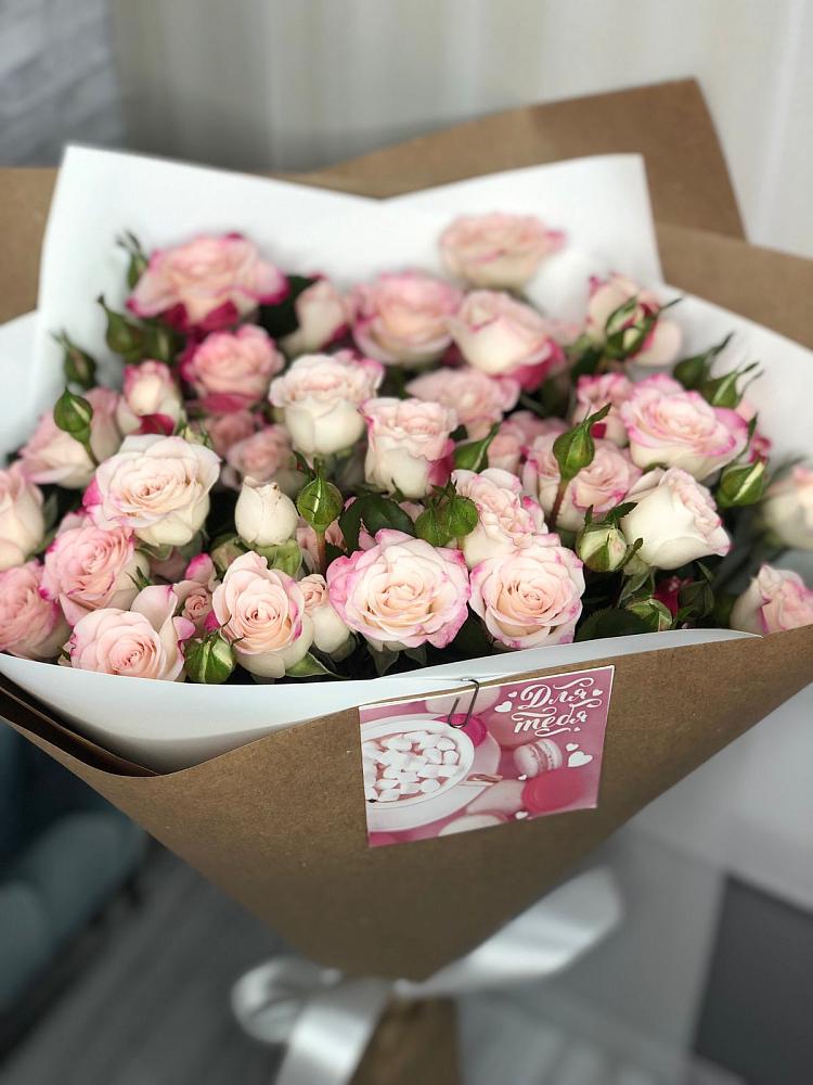 Букет цветов из: Розы в Красном Холме Тверской области