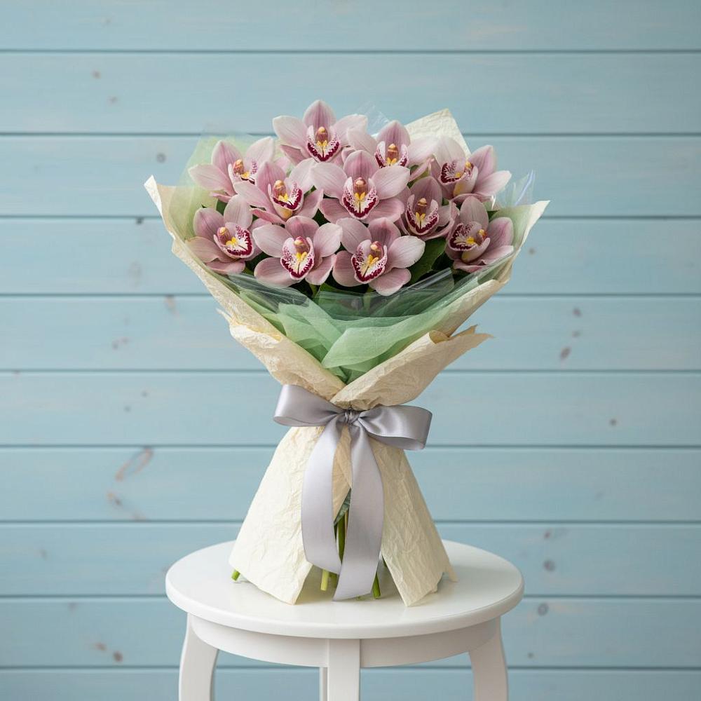 Букет цветов из: Орхидеи и Розы в Красном Холме Тверской области