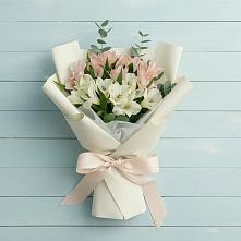 Букет цветов из:  Альстромерии в Красном Холме Тверской области