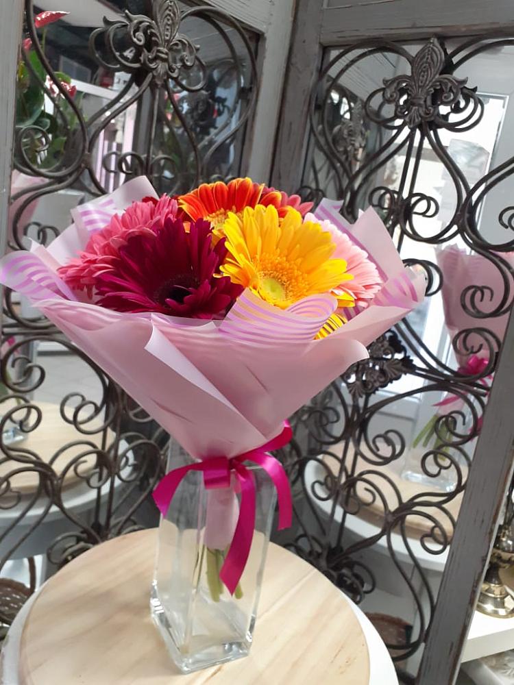 Букет цветов из: Герберы в Красном Холме Тверской области