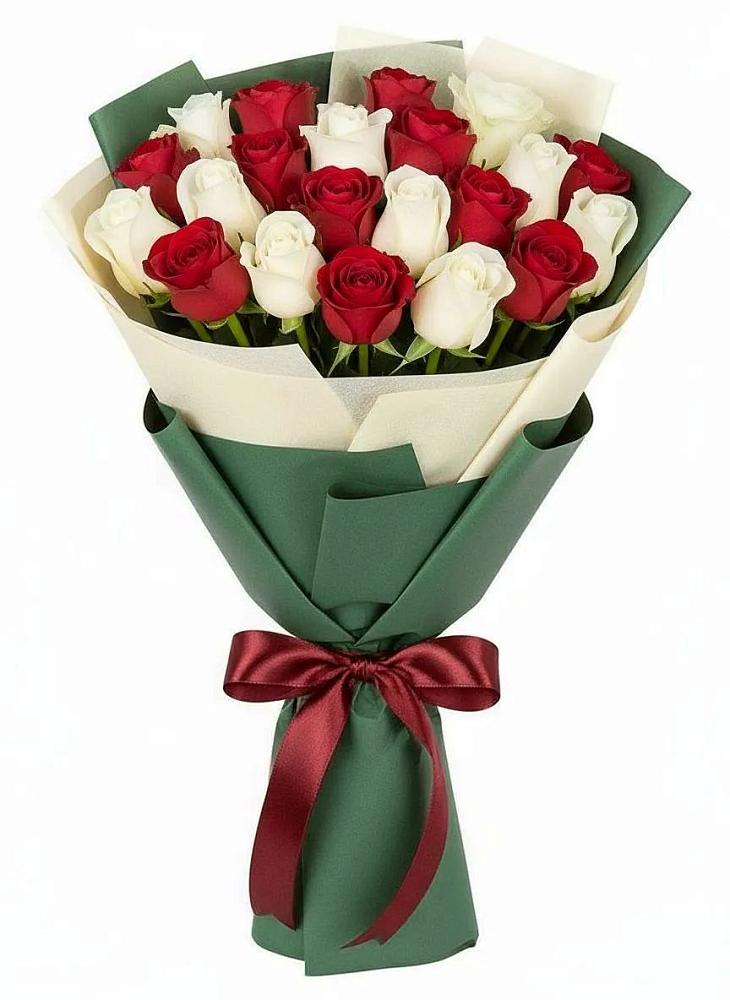 Букет Микс из красных и белых роз в Красном Холме Тверской области