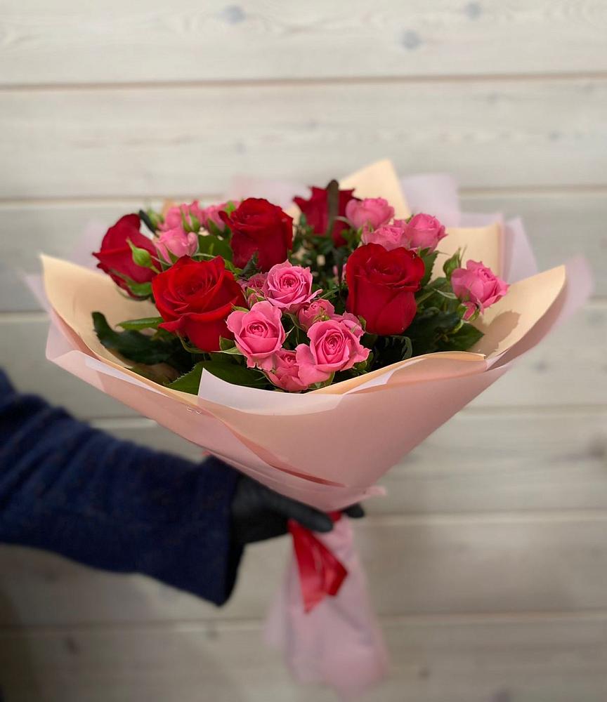 Букет цветов из: Розы в Красном Холме Тверской области