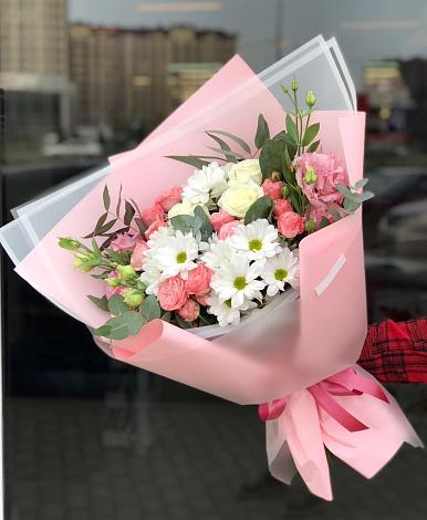 Букет цветов из: Розы, Лизиантусы и Хризантемы в Красном Холме Тверской области