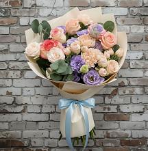 Букет цветов из:  Розы, Лизиантусы и Гвоздики в Красном Холме Тверской области