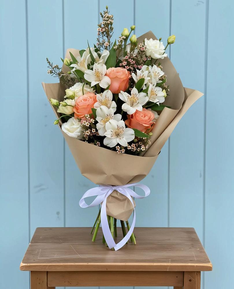 Букет цветов из: Альстромерии, Лизиантусы, Розы и Хризантемы в Красном Холме Тверской области