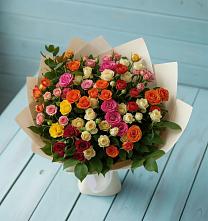 Букет Микс из разноцветных кустовых роз в Красном Холме Тверской области