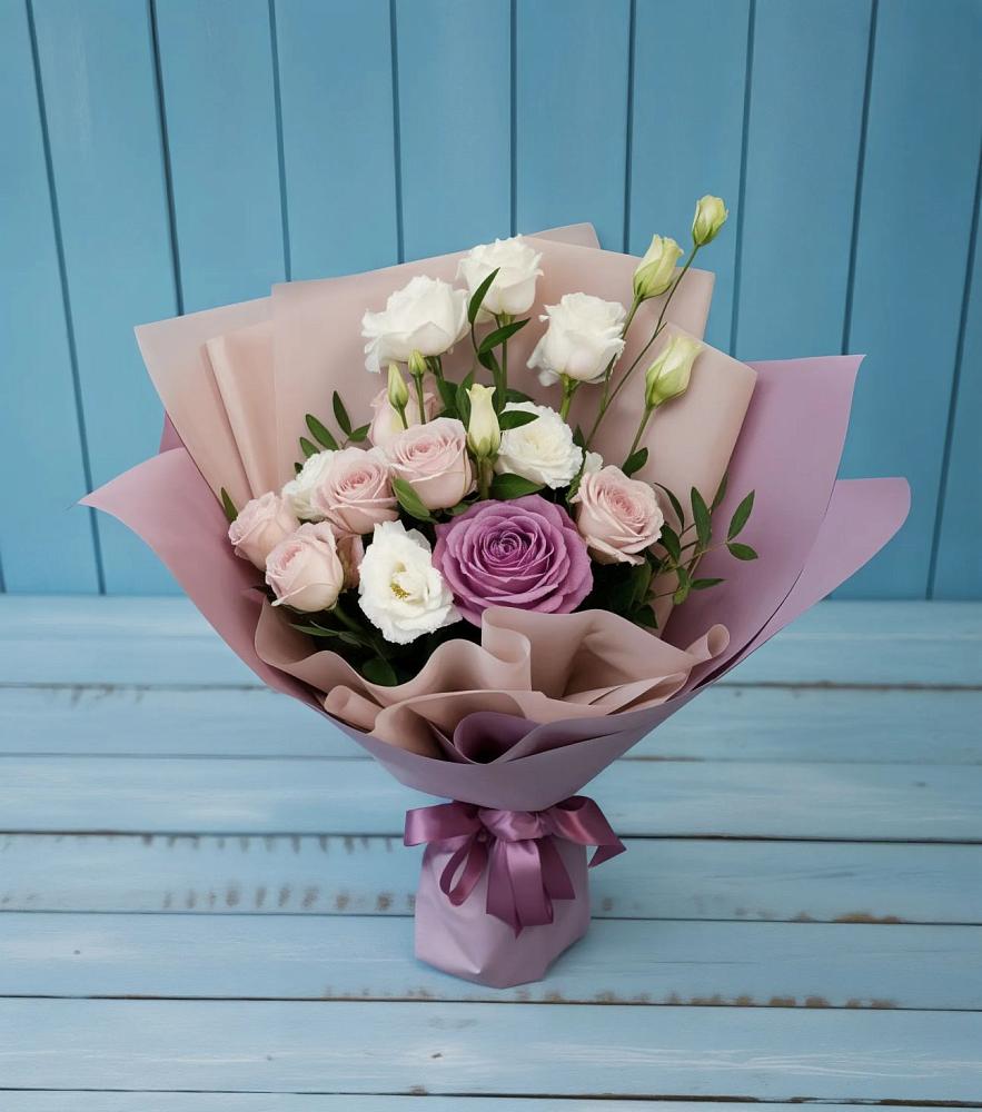 Букет цветов из: Розы и Лизиантусы в Красном Холме Тверской области